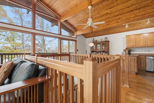 307 Meadow Point Drive, Moneta, VA 24121