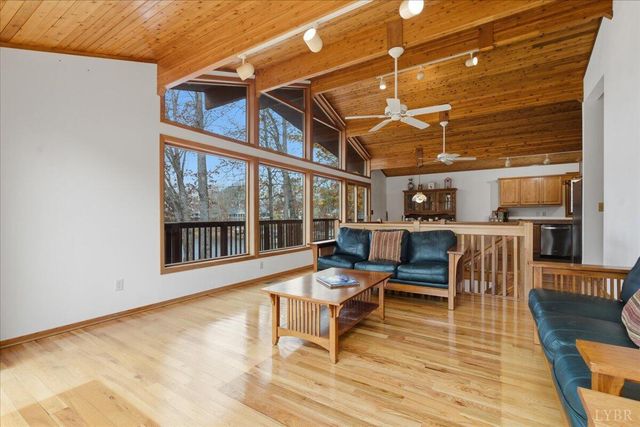 307 Meadow Point Drive, Moneta, VA 24121