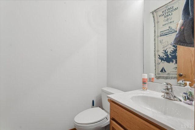 307 Meadow Point Drive, Moneta, VA 24121