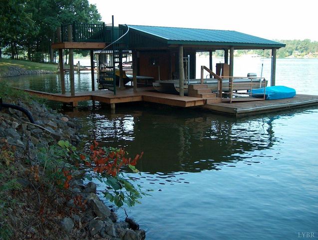 307 Meadow Point Drive, Moneta, VA 24121