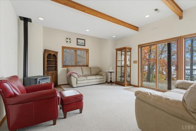 307 Meadow Point Drive, Moneta, VA 24121