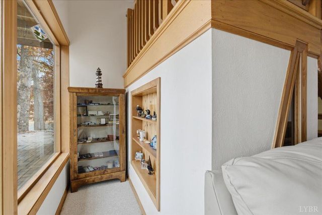 307 Meadow Point Drive, Moneta, VA 24121