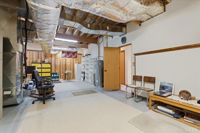 307 Meadow Point Drive, Moneta, VA 24121