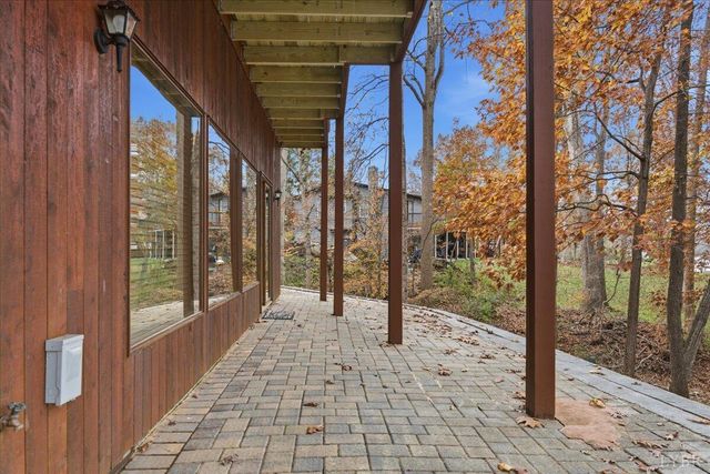 307 Meadow Point Drive, Moneta, VA 24121