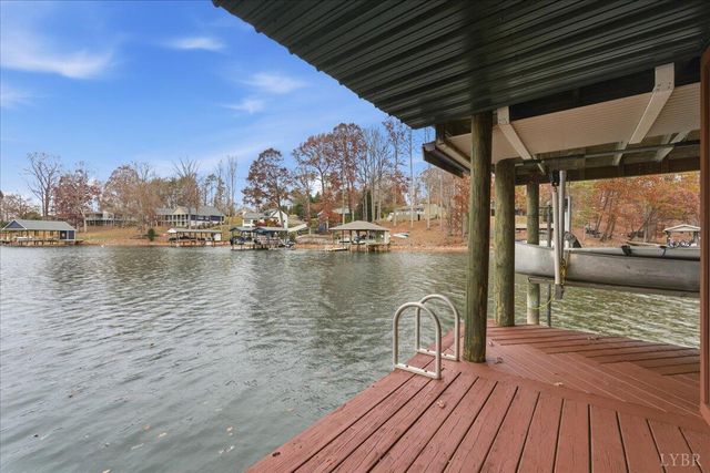 307 Meadow Point Drive, Moneta, VA 24121