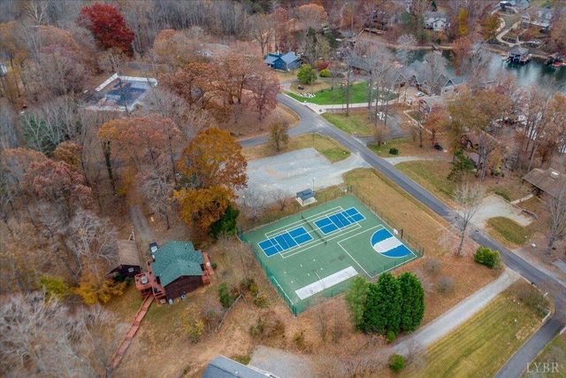 307 Meadow Point Drive, Moneta, VA 24121