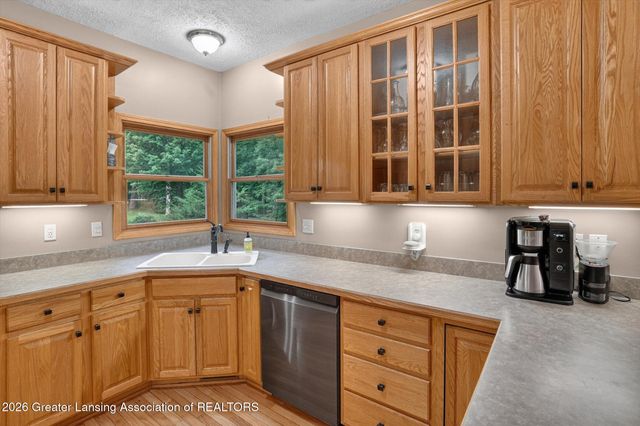 2586 Sanibel Hollow, Holt, MI 48842