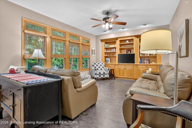 2586 Sanibel Hollow, Holt, MI 48842