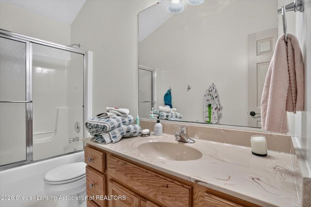 2586 Sanibel Hollow, Holt, MI 48842