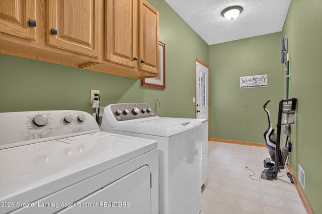 2586 Sanibel Hollow, Holt, MI 48842