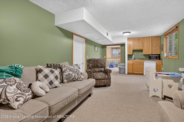2586 Sanibel Hollow, Holt, MI 48842