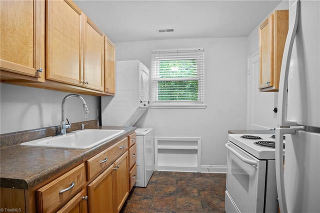 2523 Miller Park Circle C, Winston-salem, NC 27103