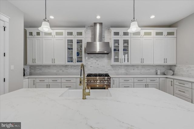 288 ELEGANT DR, Martinsburg, WV 25403
