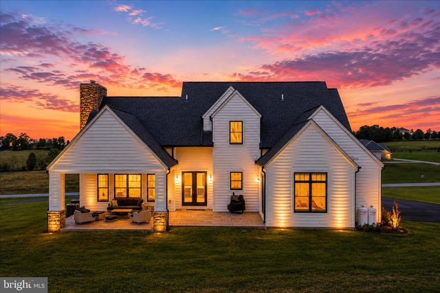 288 ELEGANT DR, Martinsburg, WV 25403