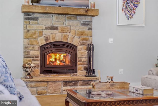 288 ELEGANT DR, Martinsburg, WV 25403