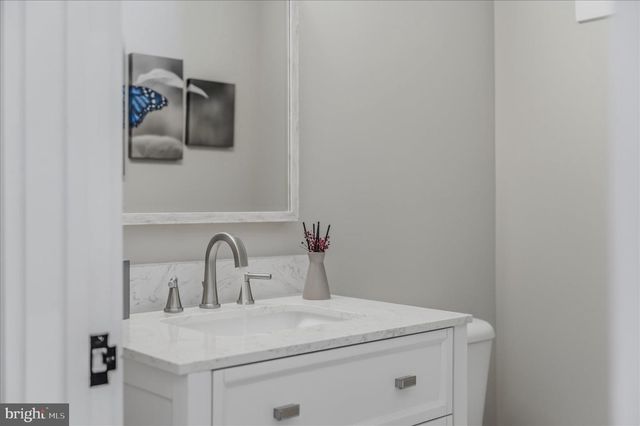 288 ELEGANT DR, Martinsburg, WV 25403