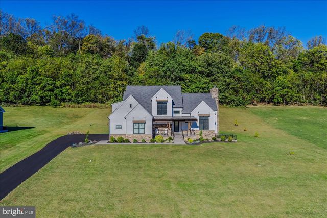 288 ELEGANT DR, Martinsburg, WV 25403