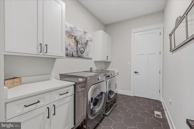 288 ELEGANT DR, Martinsburg, WV 25403
