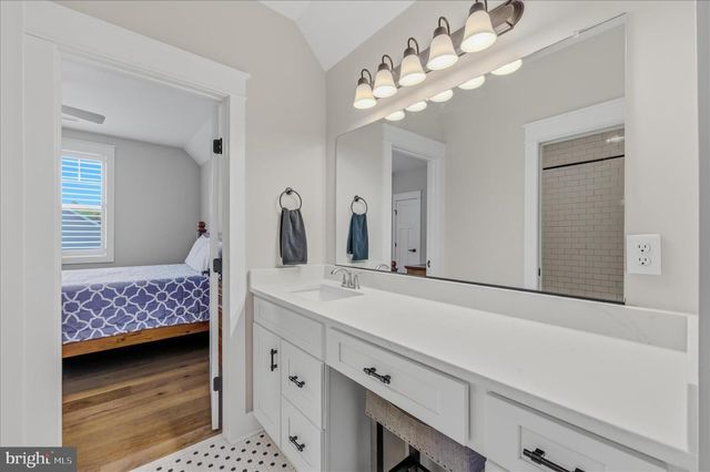 288 ELEGANT DR, Martinsburg, WV 25403