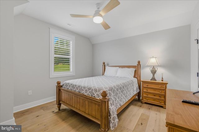 288 ELEGANT DR, Martinsburg, WV 25403