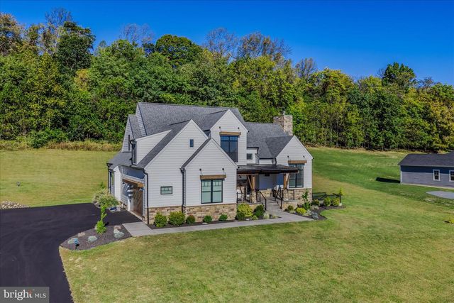288 ELEGANT DR, Martinsburg, WV 25403