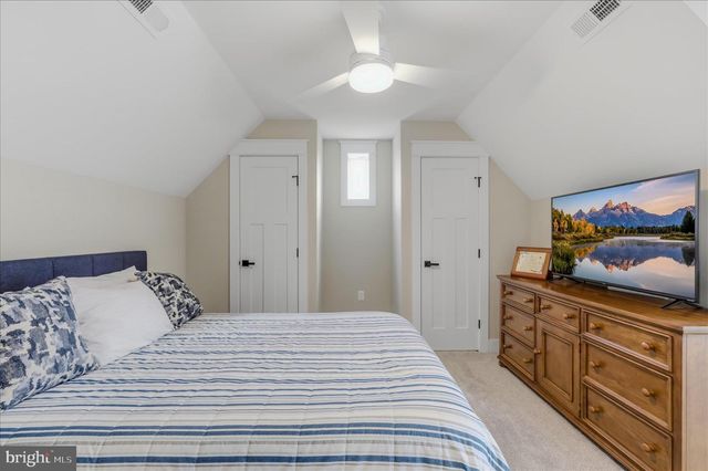288 ELEGANT DR, Martinsburg, WV 25403