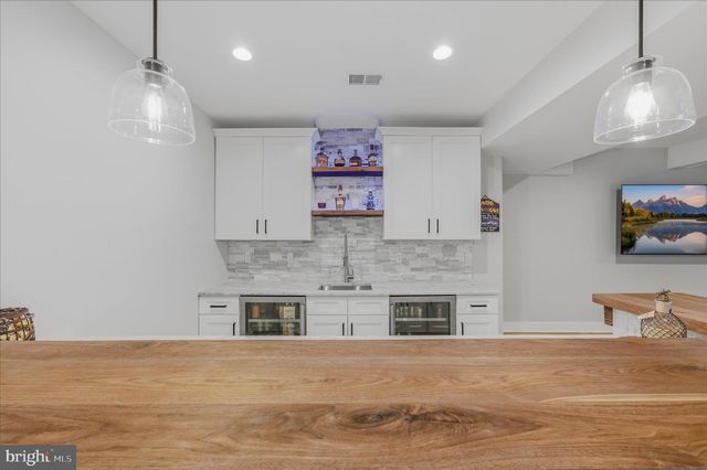 288 ELEGANT DR, Martinsburg, WV 25403