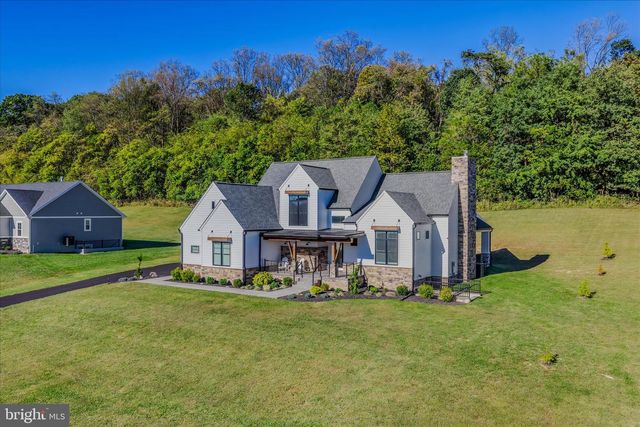 288 ELEGANT DR, Martinsburg, WV 25403