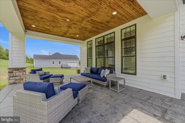 288 ELEGANT DR, Martinsburg, WV 25403