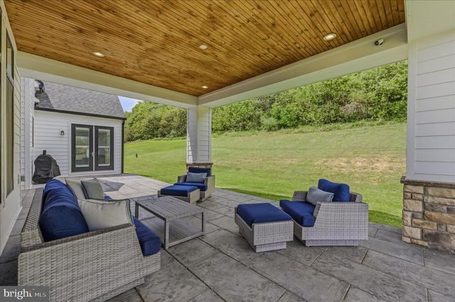 288 ELEGANT DR, Martinsburg, WV 25403