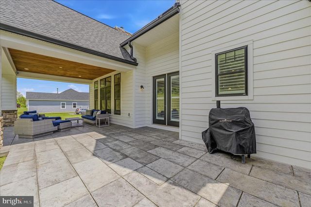 288 ELEGANT DR, Martinsburg, WV 25403