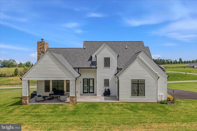 288 ELEGANT DR, Martinsburg, WV 25403