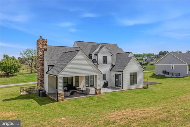 288 ELEGANT DR, Martinsburg, WV 25403