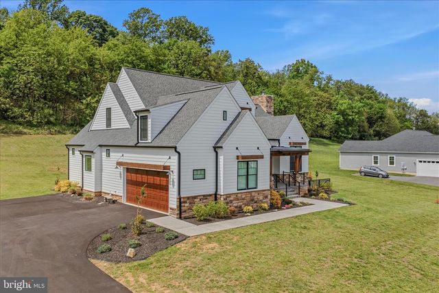 288 ELEGANT DR, Martinsburg, WV 25403
