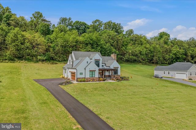 288 ELEGANT DR, Martinsburg, WV 25403
