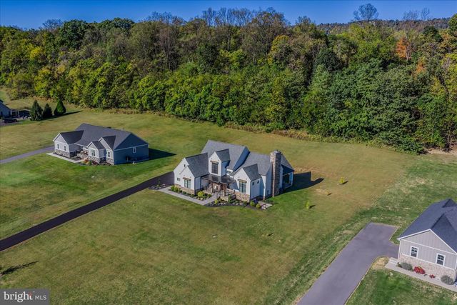 288 ELEGANT DR, Martinsburg, WV 25403