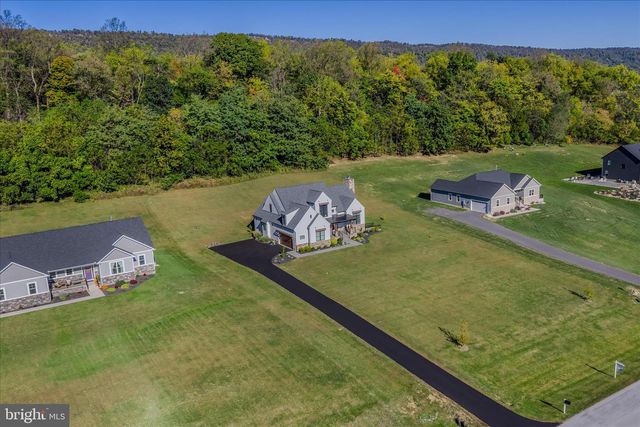 288 ELEGANT DR, Martinsburg, WV 25403