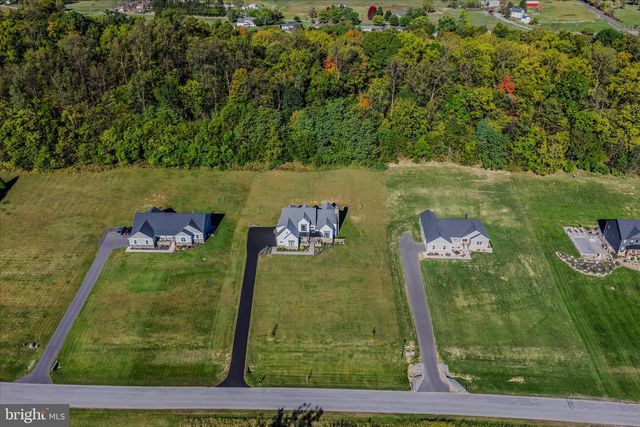 288 ELEGANT DR, Martinsburg, WV 25403