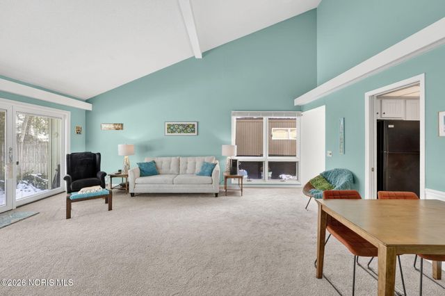 111 Civic Drive, Perrysburg, OH 43551