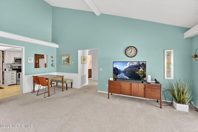 111 Civic Drive, Perrysburg, OH 43551