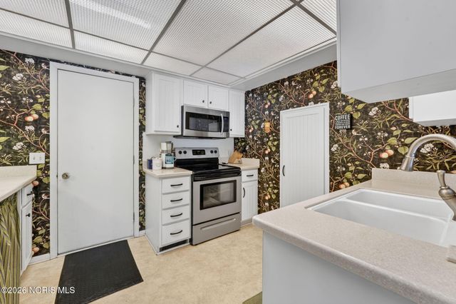 111 Civic Drive, Perrysburg, OH 43551