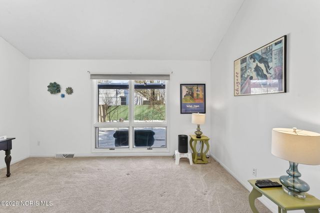 111 Civic Drive, Perrysburg, OH 43551