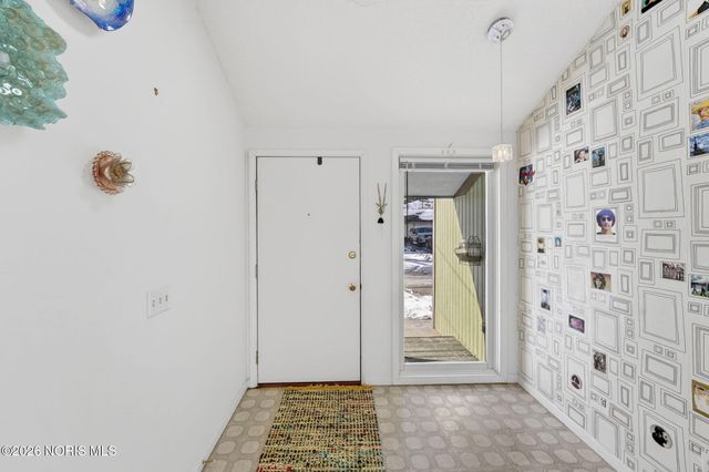 111 Civic Drive, Perrysburg, OH 43551