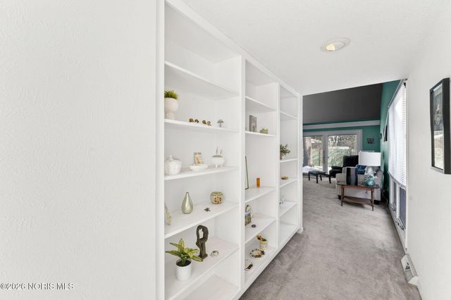 111 Civic Drive, Perrysburg, OH 43551