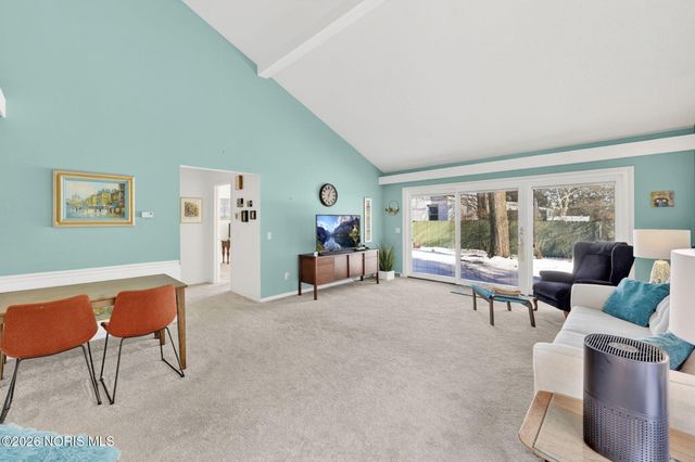 111 Civic Drive, Perrysburg, OH 43551