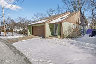 111 Civic Drive, Perrysburg, OH 43551