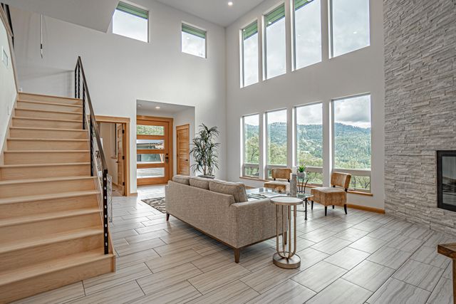 8612 OR-66, Ashland, OR 97520