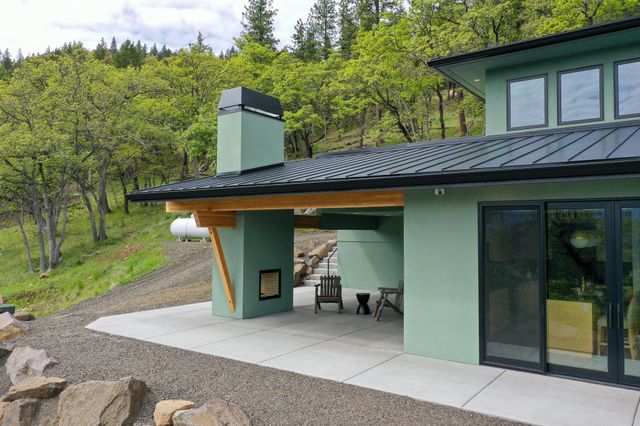 8612 OR-66, Ashland, OR 97520