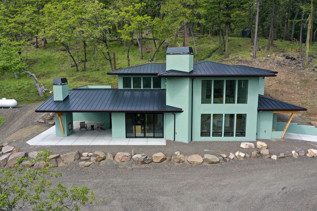 8612 OR-66, Ashland, OR 97520