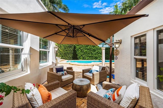 5621 Alton Rd, Miami Beach, FL 33140